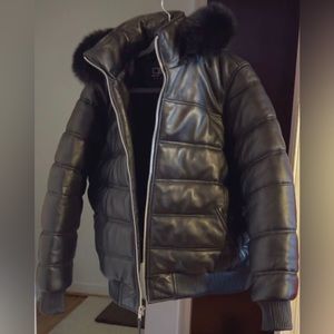 WOMEN'S LEATHER SNORKEL BOMBER JACKET [BLACK]